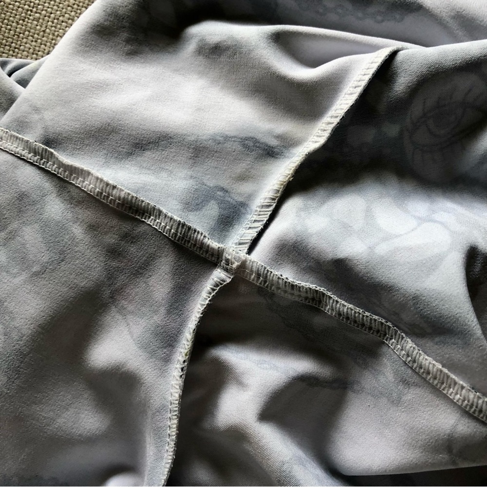 Flower Power Basketball Shorts, Medium - Picture 6 of 7